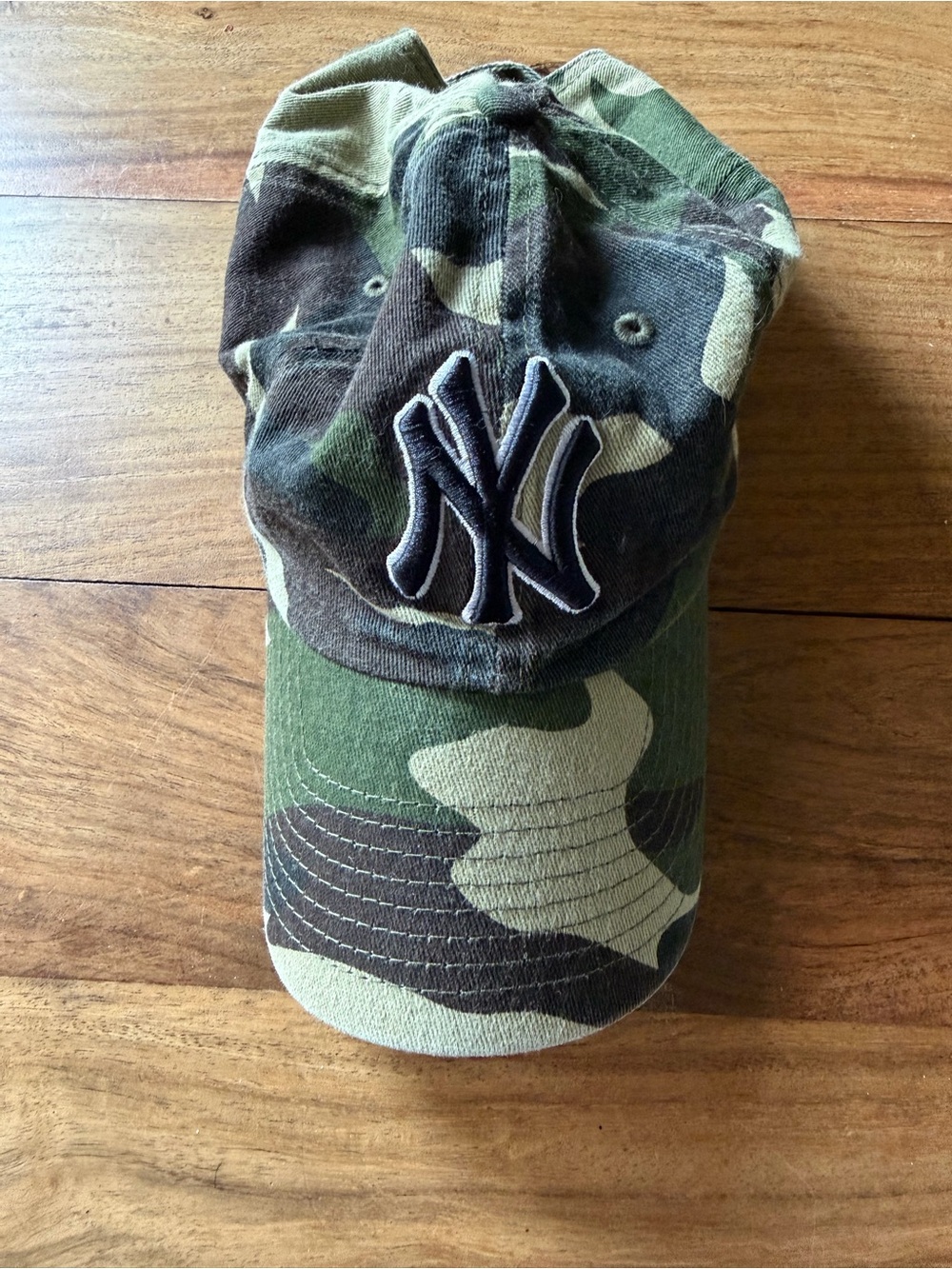 New York NY Yankees Camouflage Baseball Cap with Team Logo - Green Camo